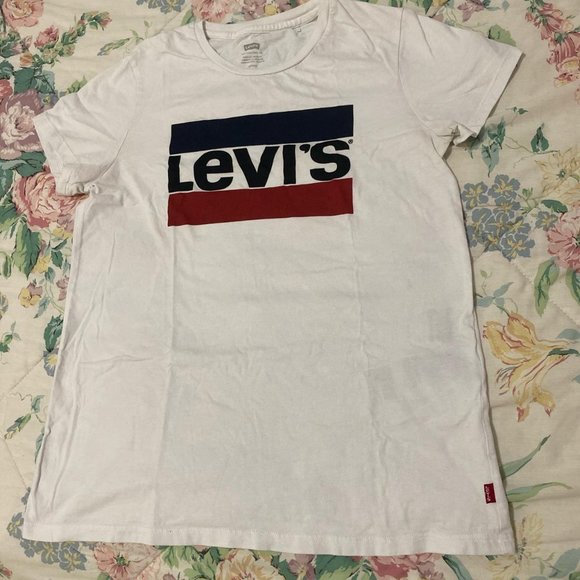 Levi's Gray and White Short Sleeve Tees - Picture 4 of 4